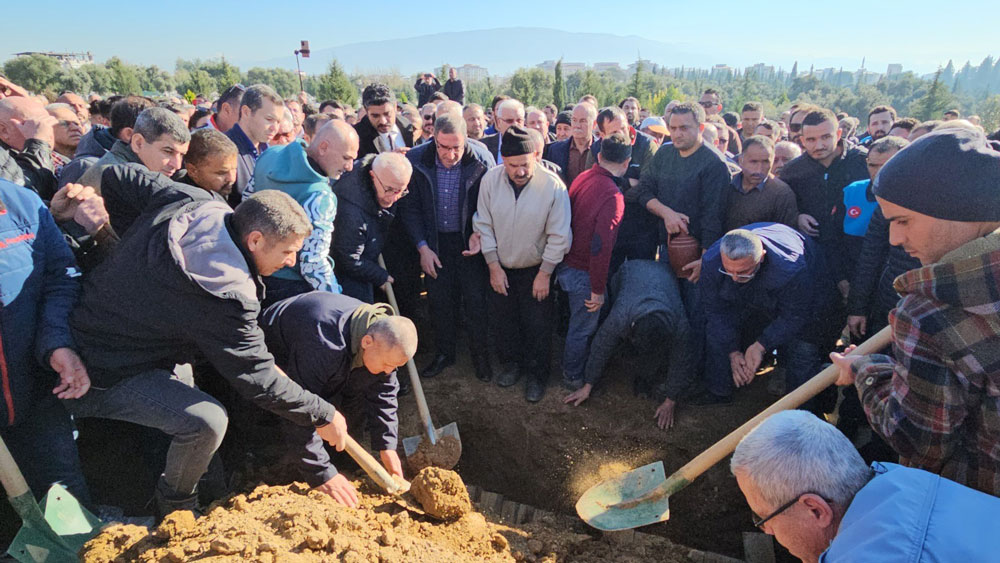 MOTOSİKLET KAZASINDA ÖLEN ÖĞÜNÇLÜ, SON YOLCULUĞUNA UĞURLANDI