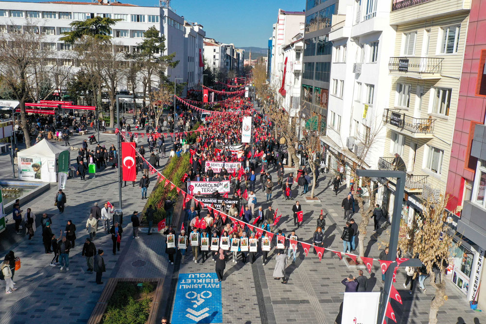 UŞAK’TA TERÖRE LANET YÜRÜYÜŞÜ