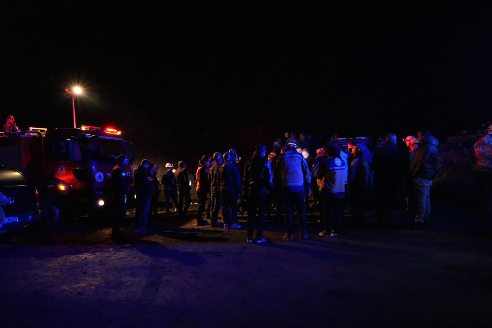 VALİ COŞKUN MADEN SAHASINA GİTTİ