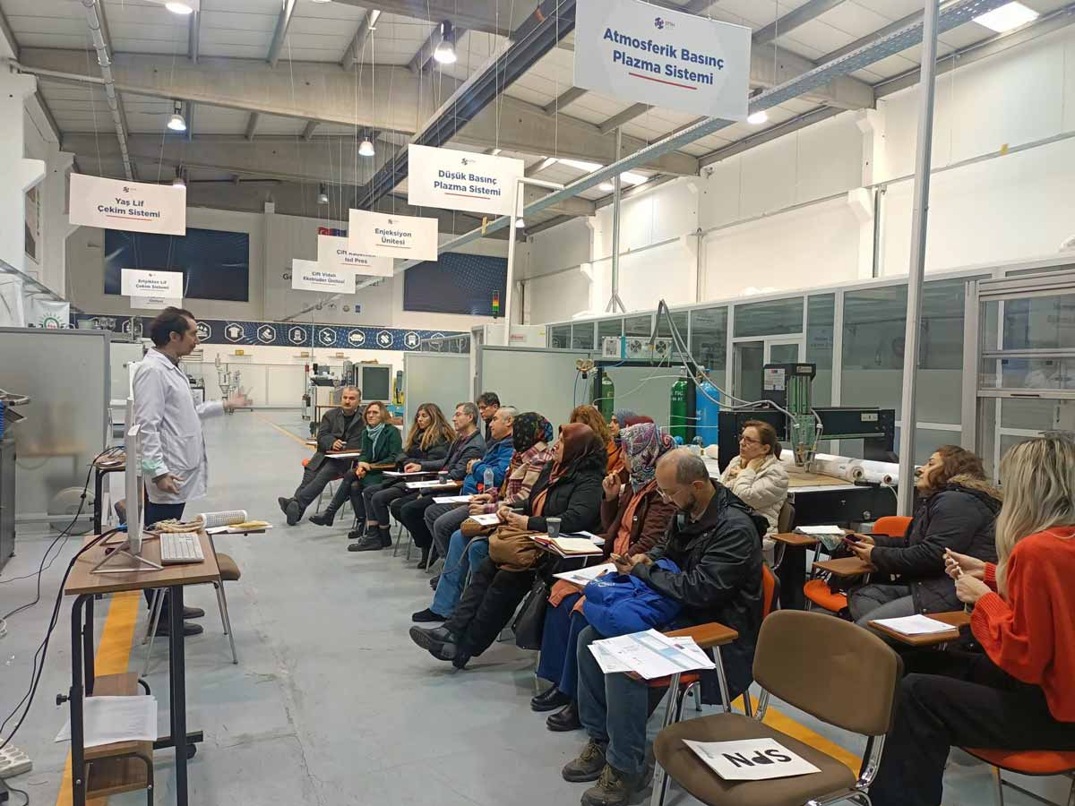 DOSTEM, KÖPRÜ VAZİFESİ GÖRÜYOR