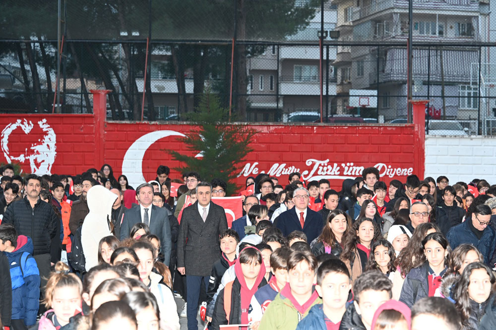 HAFTAYA SAYGI DURUŞUYLA BAŞLADILAR