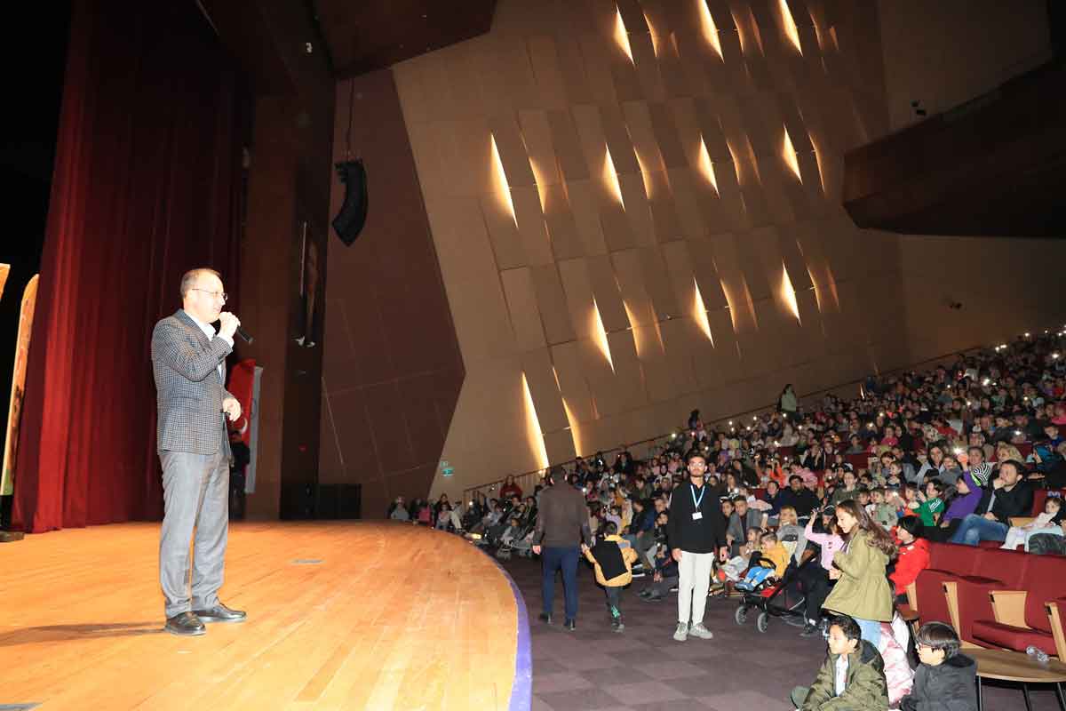 ÖĞRENCİLER AKIN ETTİ