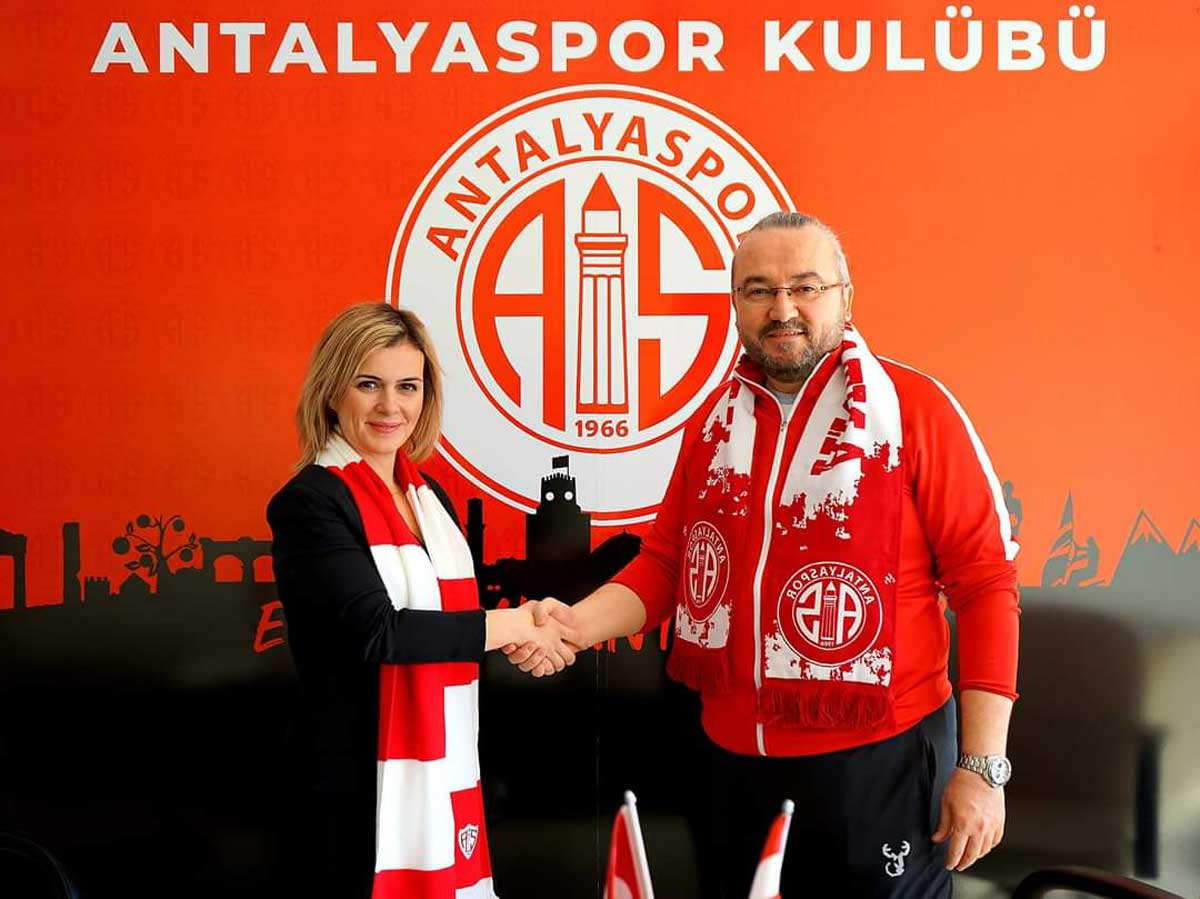 ANTALYA FUTBOL OKULU AÇILDI