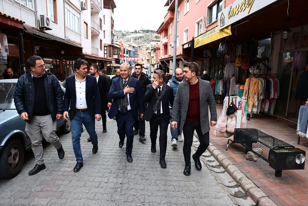 BAŞKAN ZOLAN TEKSTİLİN MERKEZİ BULDAN’I ZİYARET ETTİ