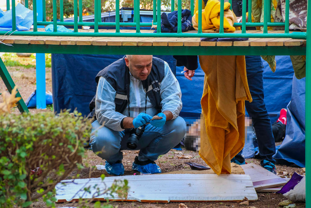 ÇOCUK OYUN PARKINDA ÖLÜ BULUNDU