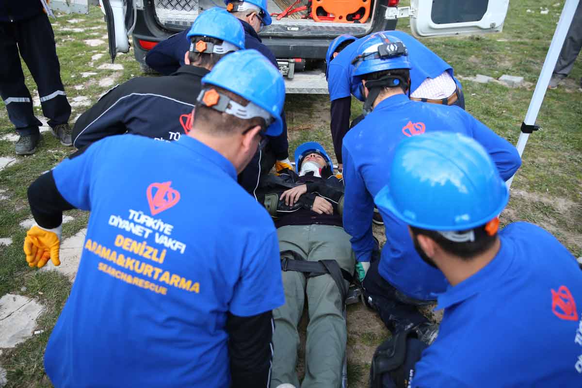 DİN GÖREVLİLERİ KURTARMA EĞİTİMİ ALDI