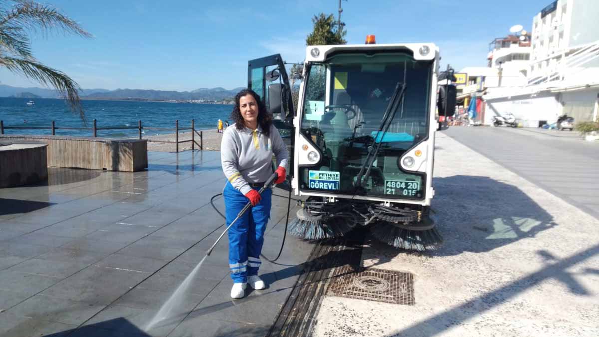 FETHİYE CADDELERİ KADIN ŞOFÖRE EMANET