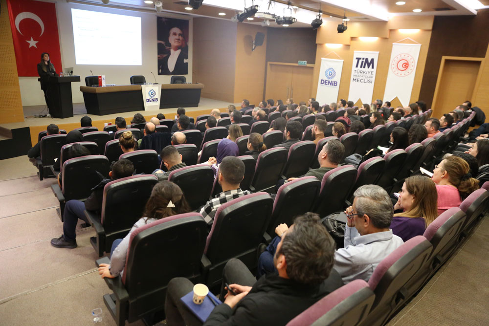 İHRACATÇI FİRMALARA GÜMRÜK İŞLEMLERİ EĞİTİMİ VERİLDİ