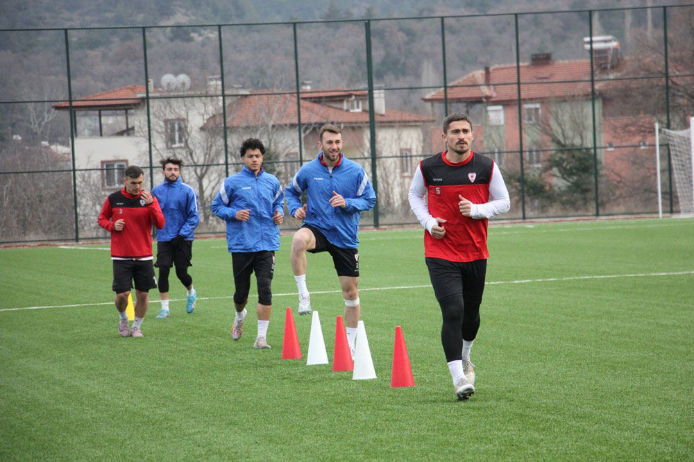 IRLIGANLISPOR, KUMLUCA’YA 3 PUAN İÇİN GİDİYOR