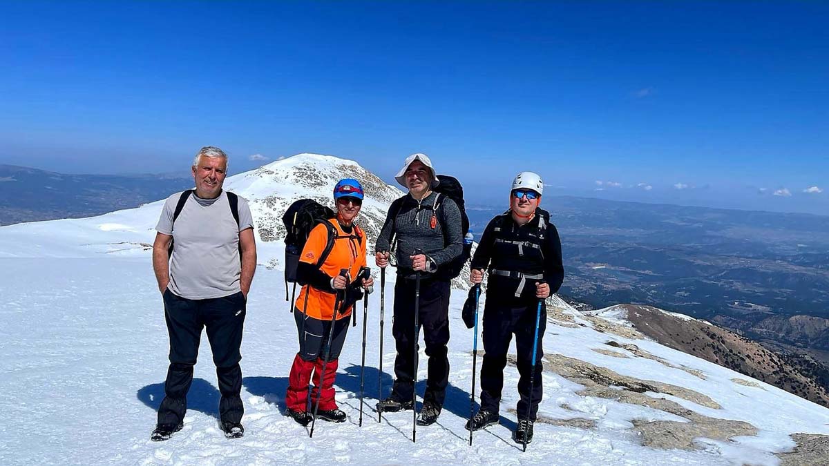 AYDINLI DAĞCILAR, HONAZ DAĞI’NIN ZİRVESİNDE