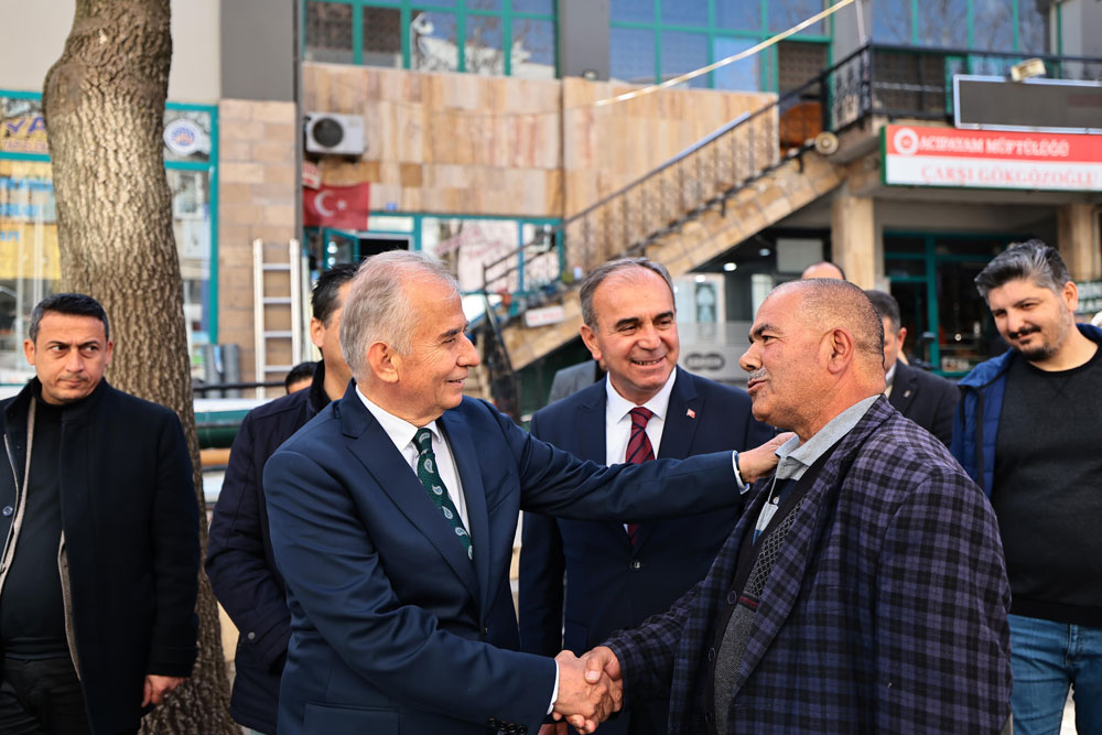 BAŞKAN ZOLAN ACIPAYAM’DA HEMŞEHRİLERİYLE KUCAKLAŞTI