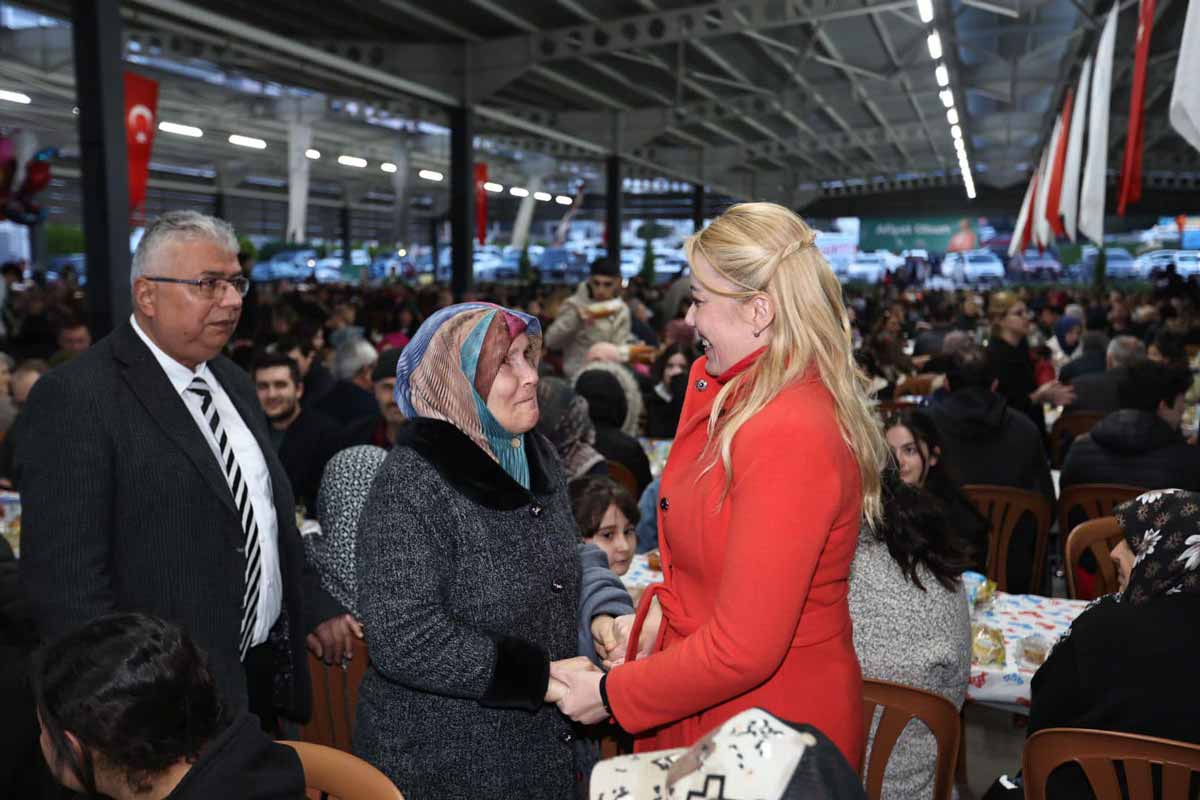 İFTAR SOFRASI ADALET MAHALLESİ’NE KURULDU