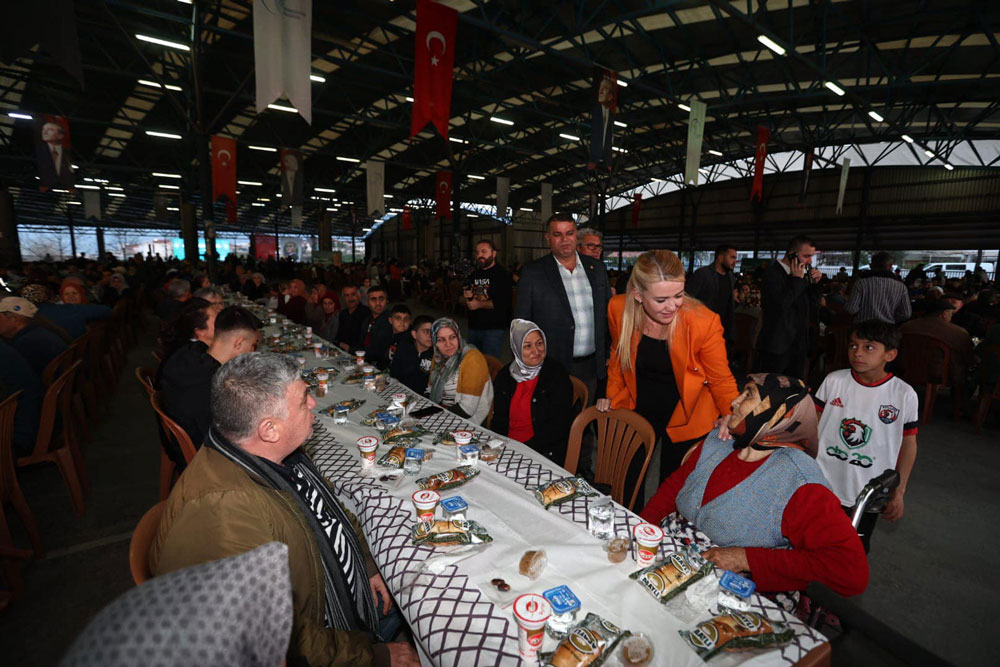 İFTAR SOFRASI MEHMET AKİF ERSOY MAHALLESİ’NDE KURULDU
