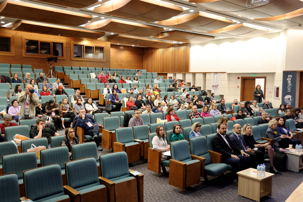 İNSAN YAŞAMA ÖMRÜ UZUYOR, 2080 YILINDA 120 OLARAK ÖNGÖRÜLÜYOR