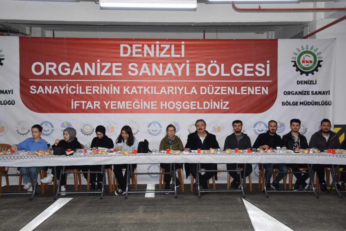 İŞADAMLARI SIRAYLA İFTAR YEMEĞİ VERİYOR