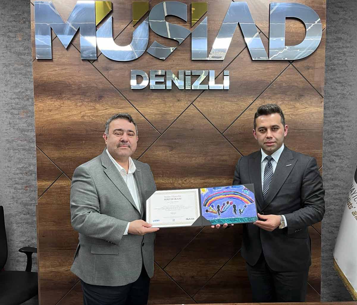 MÜSİAD, TEKSTİL SEKTÖRÜNÜ MASAYA YATIRDI