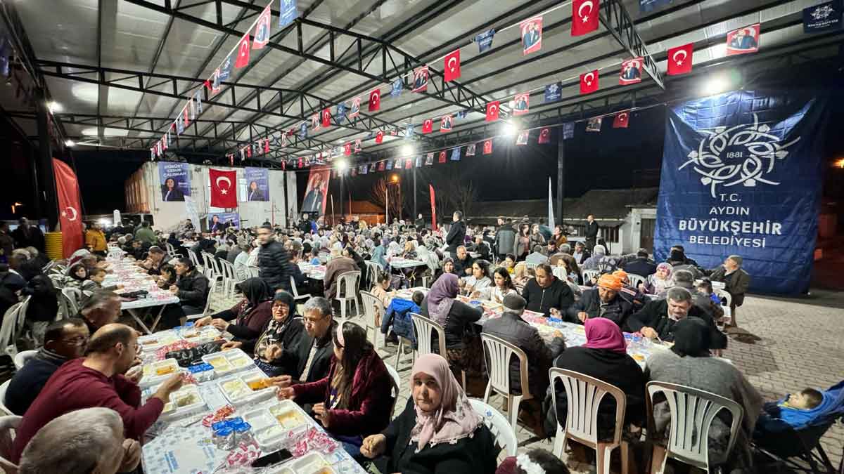 YAKLAŞIK 670 KİŞİNİN YAŞADIĞI KÖYDE 500 KİŞİ AYNI SOFRADA BULUŞTU