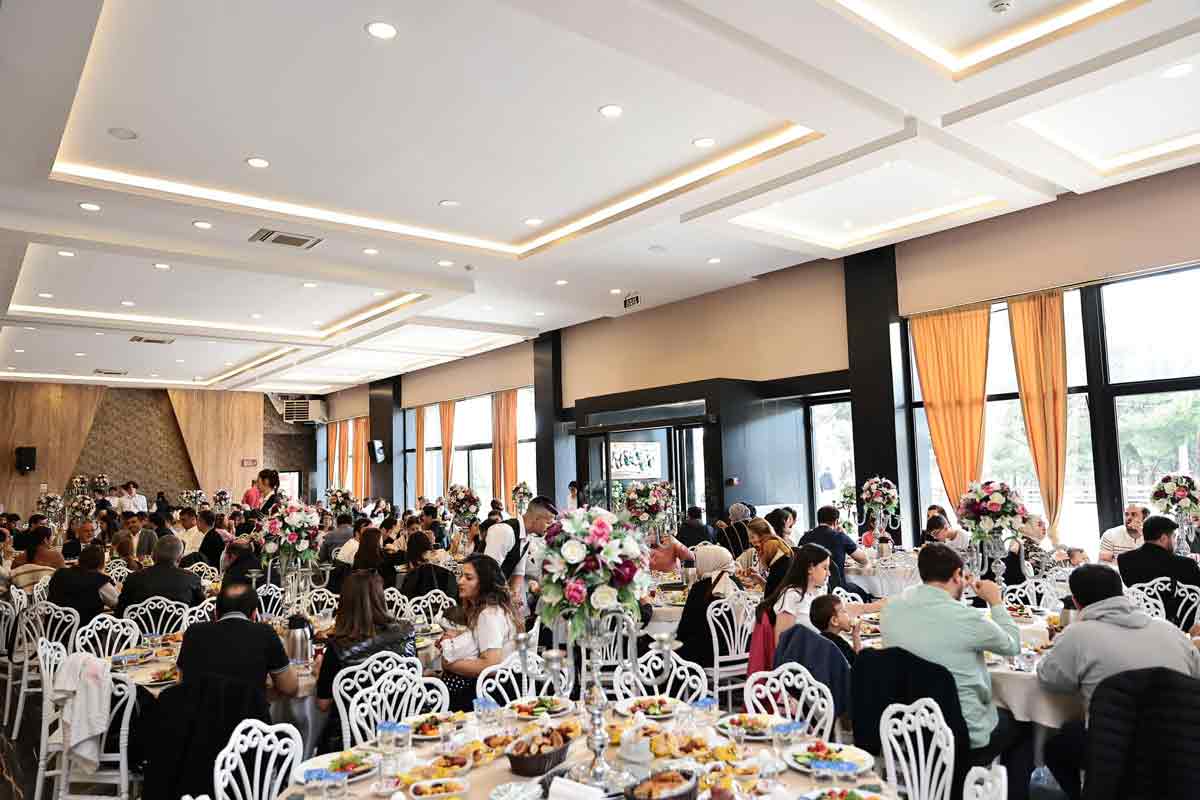 AVUKATLAR BARO’NUN KAHVALTISINDA BULUŞTU