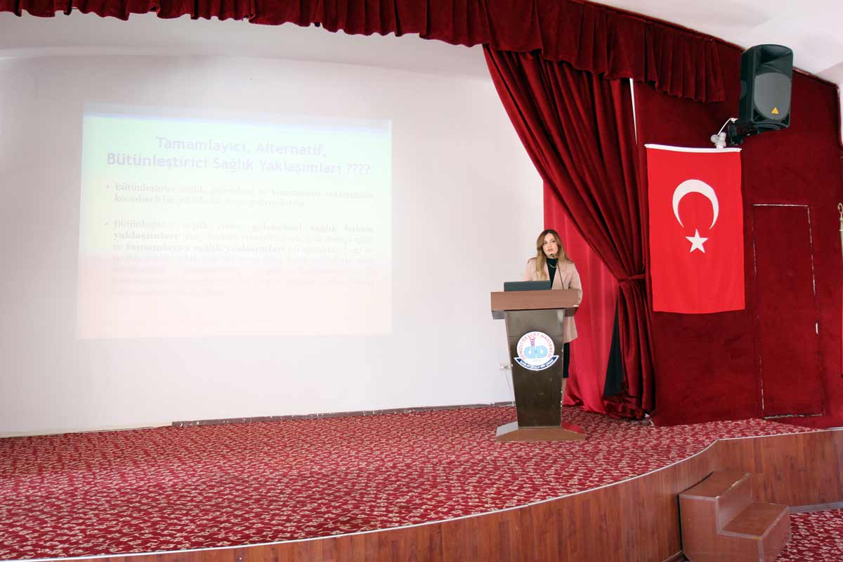 DDH’DA HEMŞİRELER GELECEĞİMİZ PANELİ DÜZENLENDİ