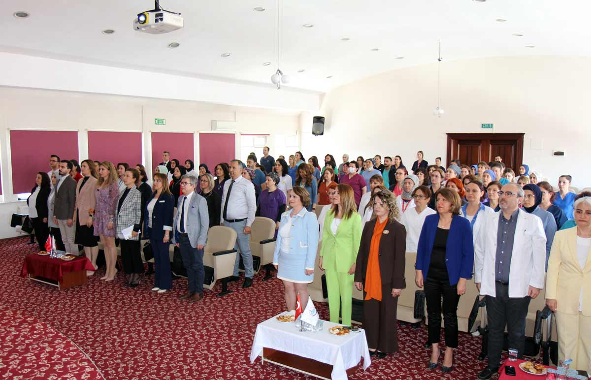 DDH’DA HEMŞİRELER GELECEĞİMİZ PANELİ DÜZENLENDİ