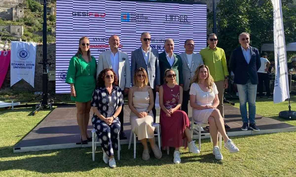 SANAT, TARİH VE MODA BULUŞTU