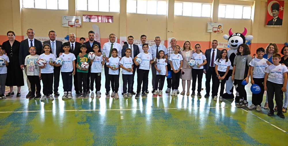 SÜT ŞENLİĞİ’NE 500 ÖĞRENCİ KATILDI