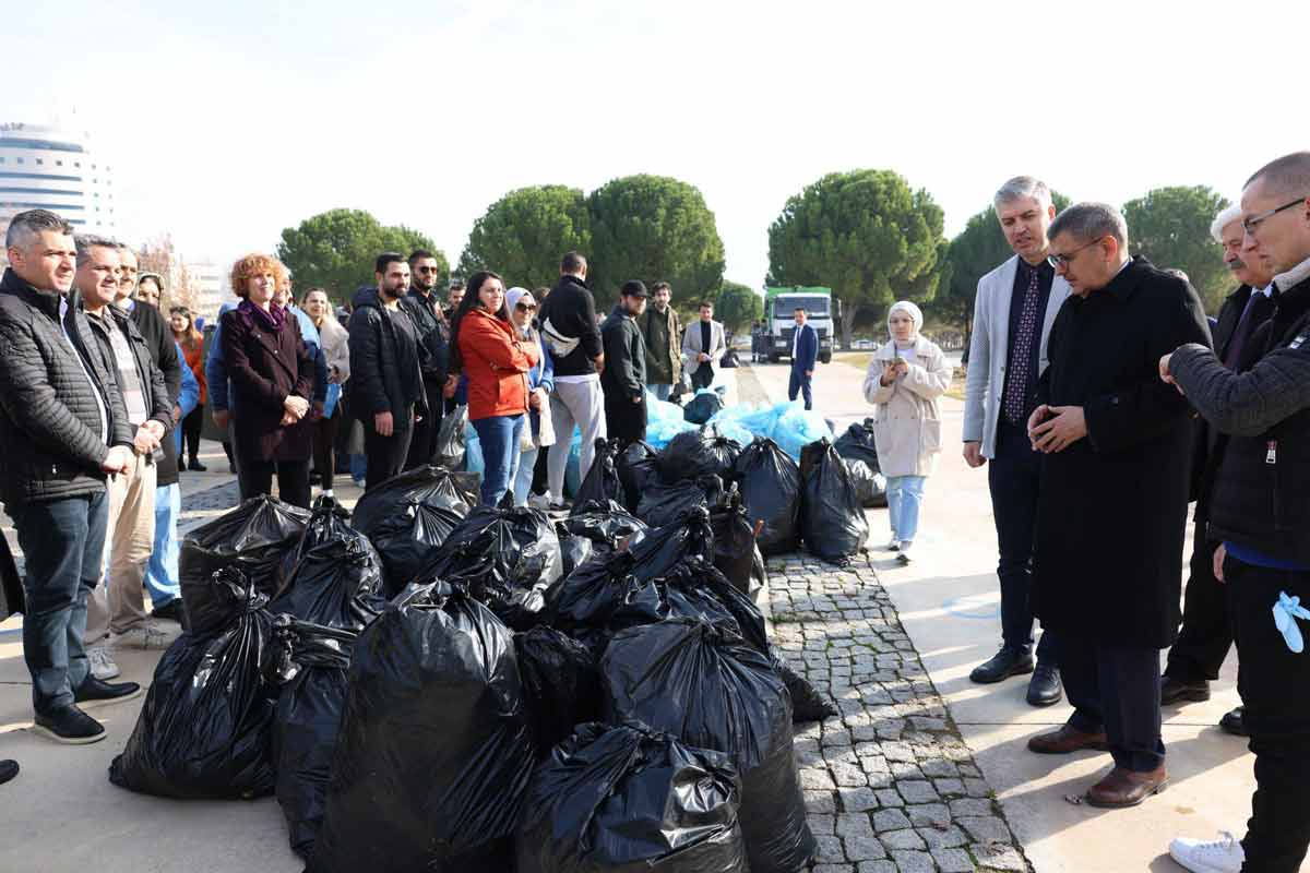 BELEDİYE OTOBÜSLERİ ÜNİVERSİTEYE GİRMEYECEK