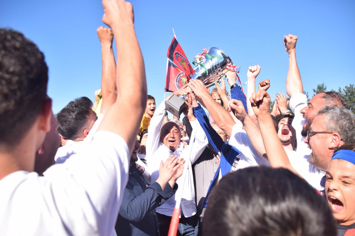 BAĞBAŞI ZEYTİNKÖYSPOR BAL LİGİ’NE YÜKSELDİ