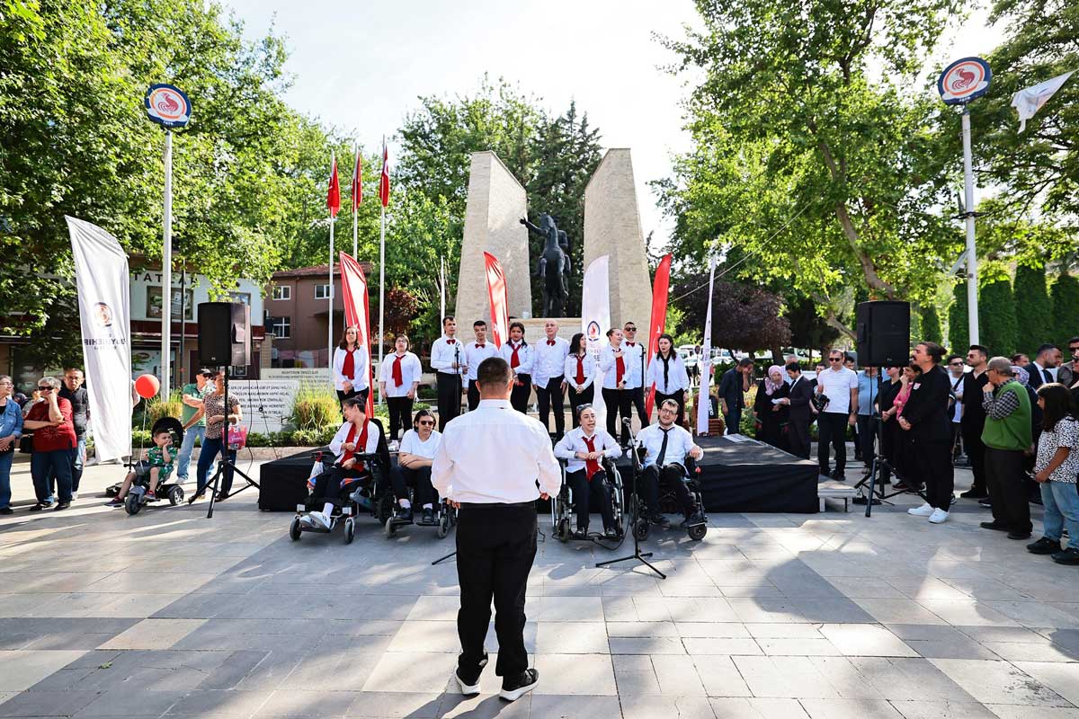 DENİZLİ’DE ENGELLİLER HAFTASI’NA ANLAMLI YÜRÜYÜŞ