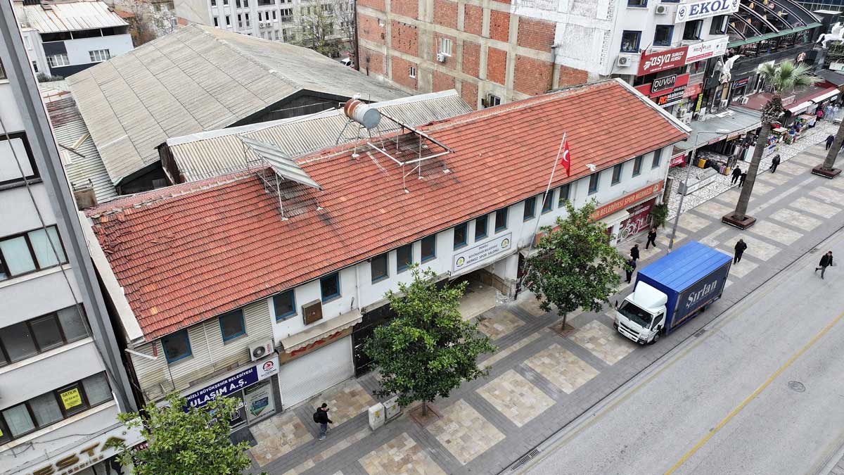 KAPALI SPOR SALONUNUN YERİNE SPOR KOMPLEKSİ YAPILACAK