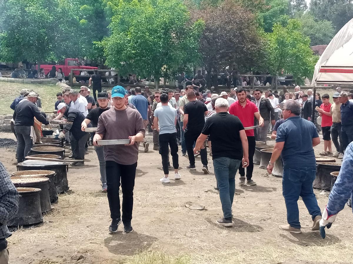  KAZANLAR YAĞMUR İÇİN KAYNADI