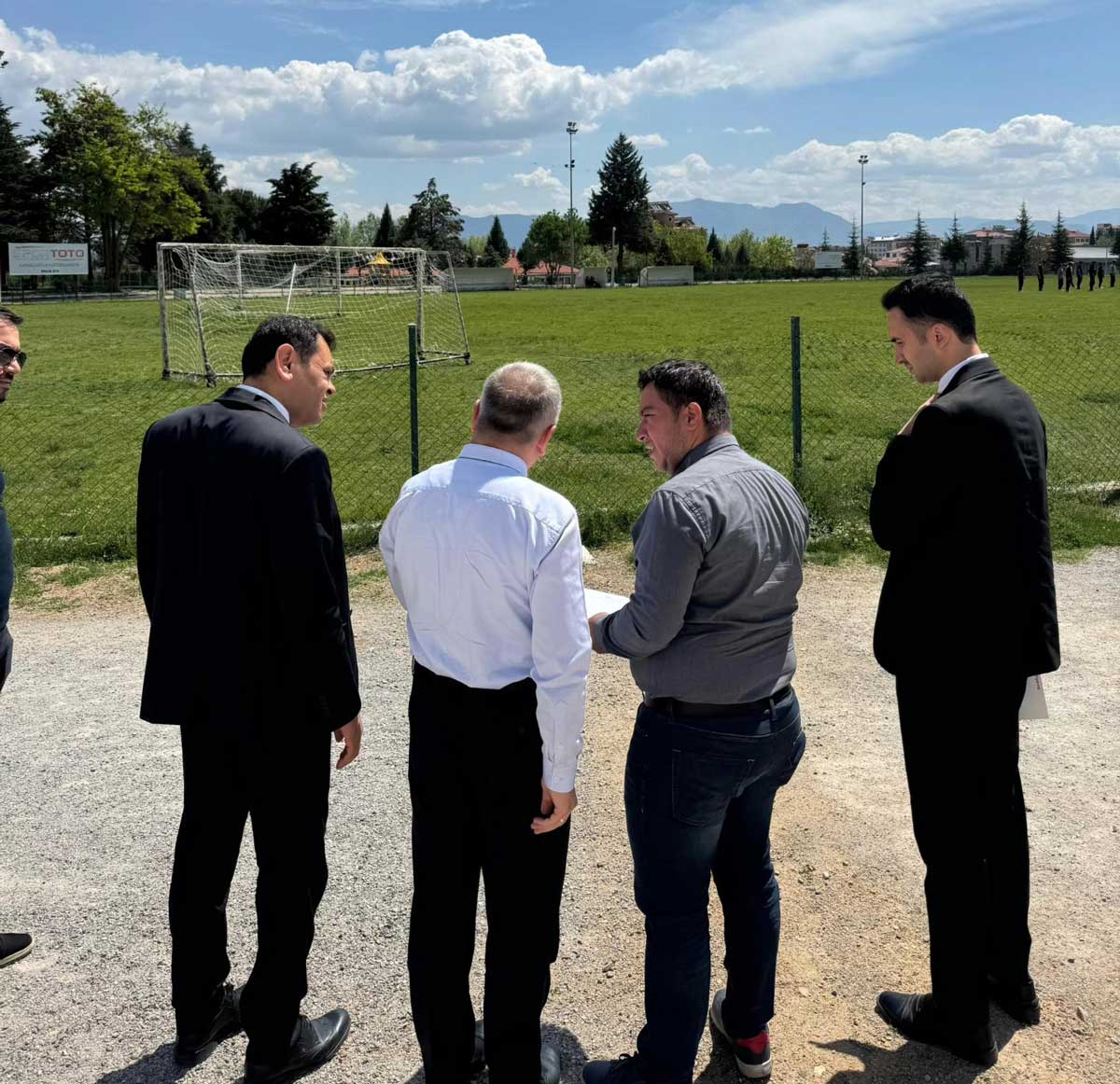BABADAĞ’A FUTBOL SAHASI