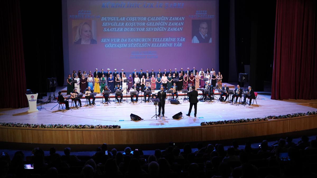 ÇİVRİL’DE YAZ KONSERLERİ VE SİNEMA KEYFİ BAŞLADI