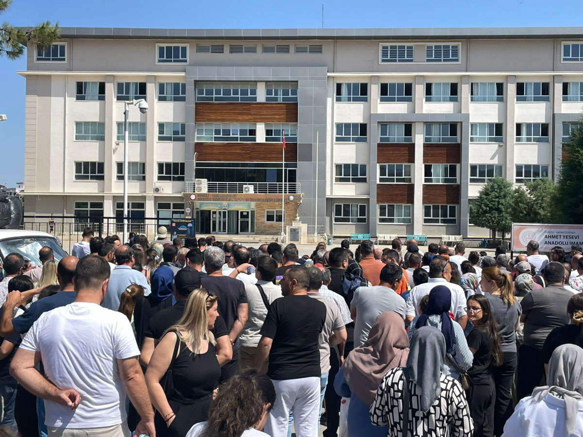 İKİ OTURUM ARASINDA ÖĞRENCİLER İHTİYAÇLARINI GİDEREBİLECEK