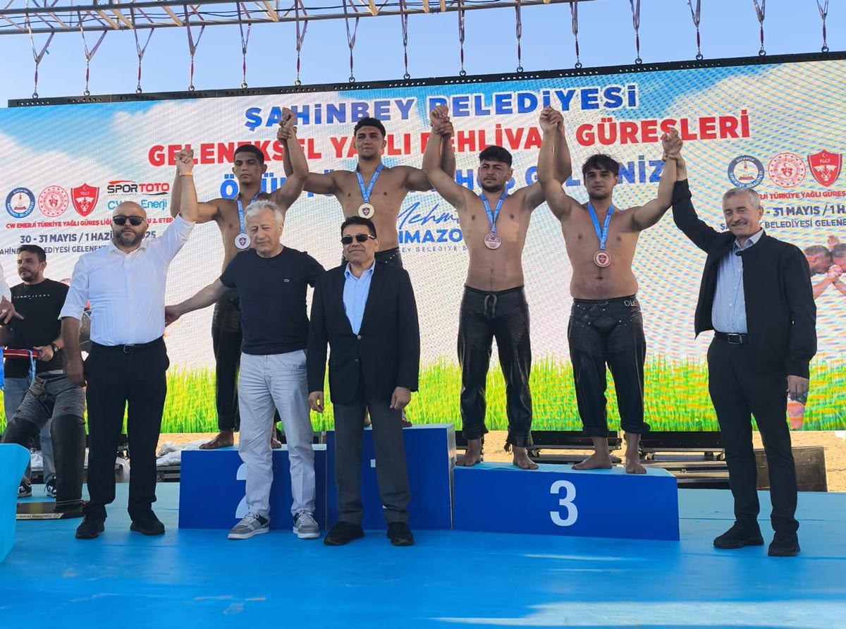 YAĞLI GÜREŞTE DENİZLİ’NİN YILDIZI