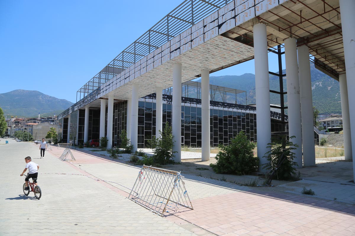 25 MİLYON LİRA BORCU KALDI