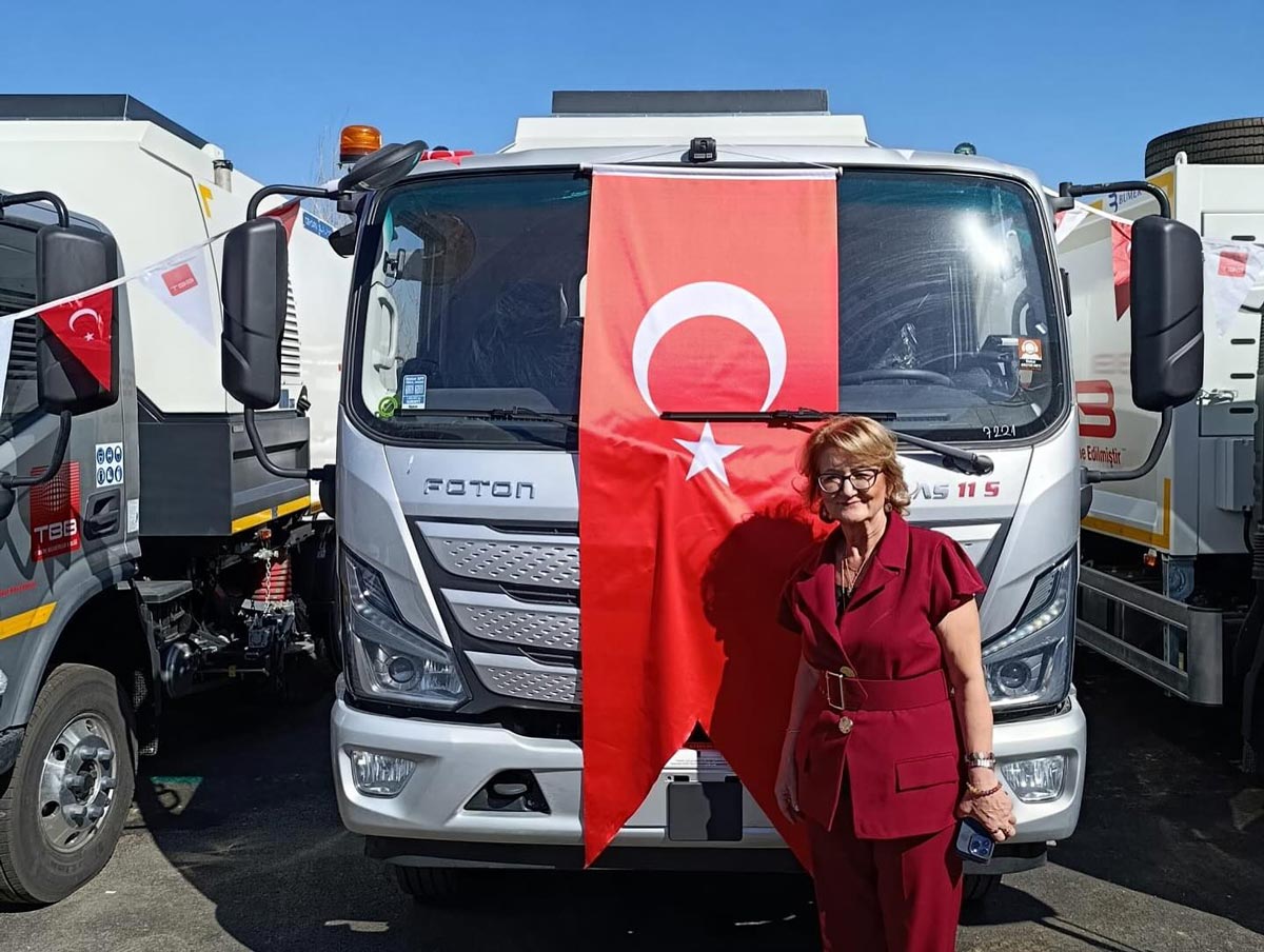 BİRLİKTEN 3 BELEDİYEYE TEMİZLİK ARACI