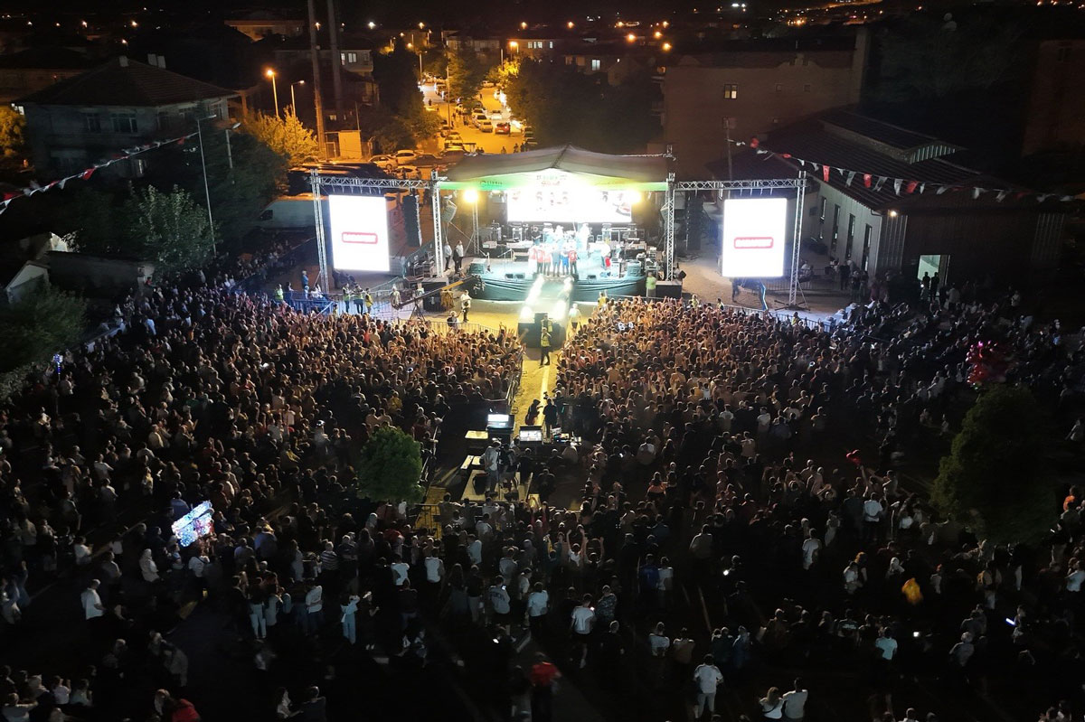 FESTİVAL COŞKUSU HALUK LEVENT İLE TAÇLANDI