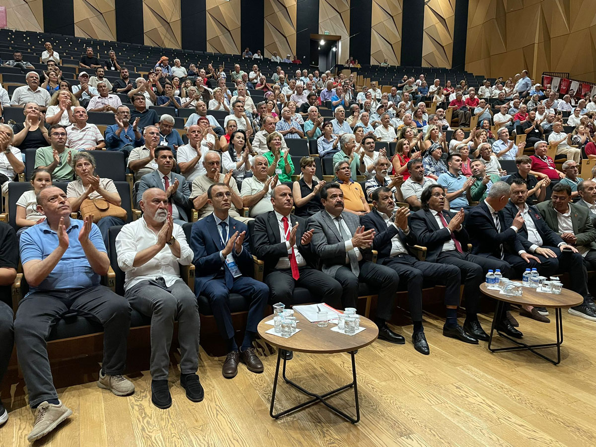 İKİ ADAYIN YARIŞTIĞI GENEL KURUL BAŞLADI