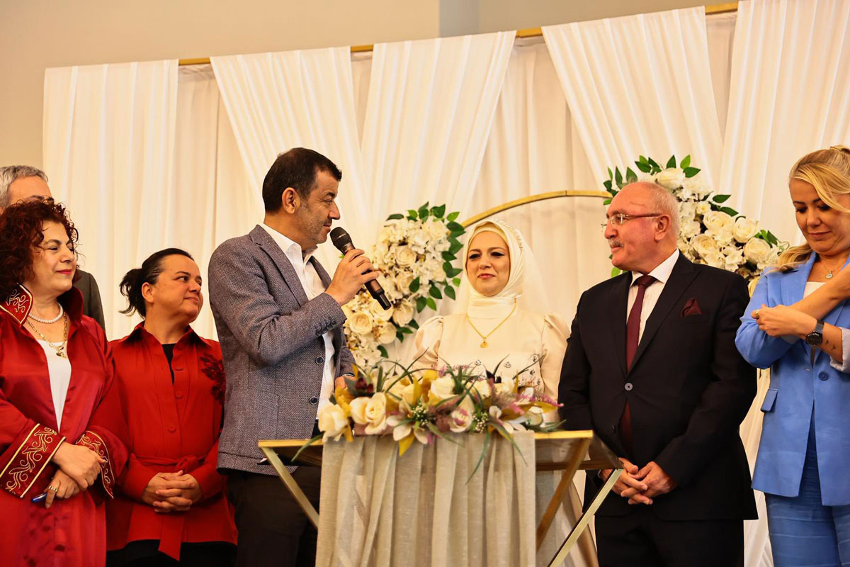 KÜLTÜR MÜDÜRÜ OTAKLI, SALİHA UMUL İLE EVLENDİ