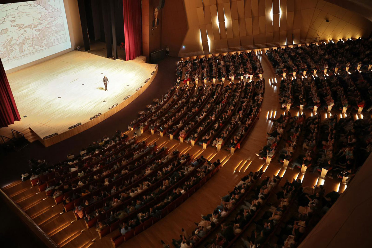 CUMHURİYETE GİDEN YOL’A BÜYÜK İLGİ