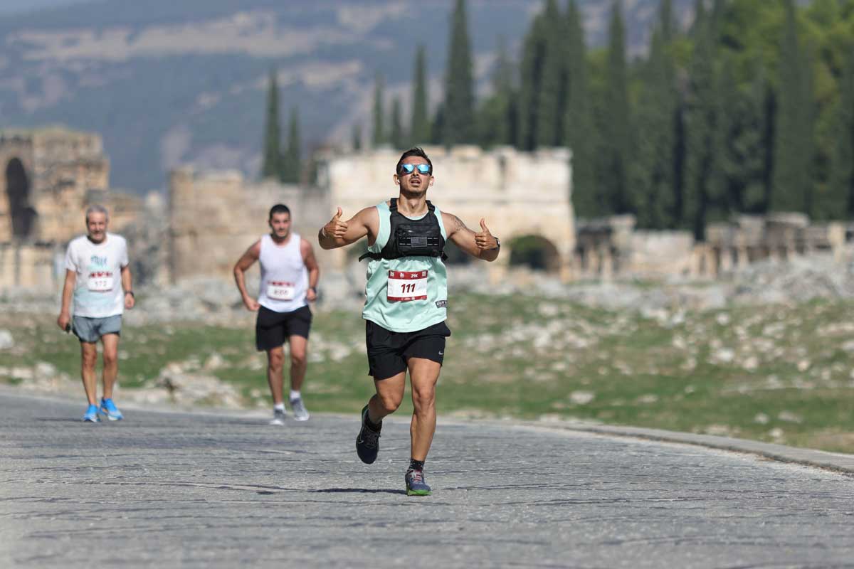 PAMUKKALE’DE TARİHİ MARATON