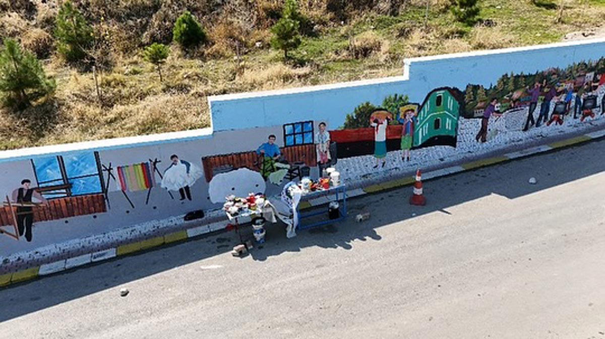 BABADAĞ’DA DUVARLAR ŞENLENDİ