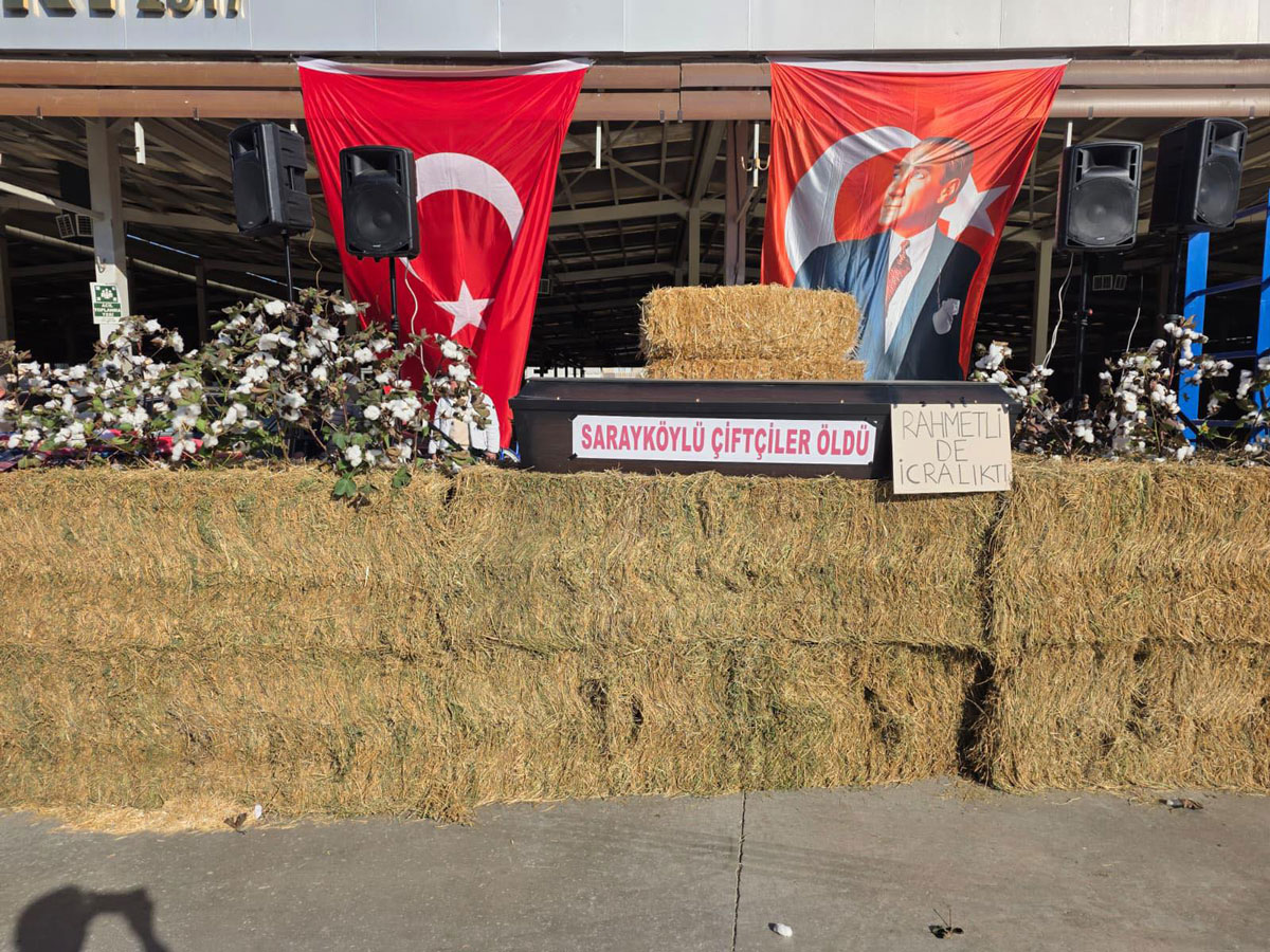 SARAYKÖY'DE ÇİFTÇİLERDEN TABUTLU PROTESTO