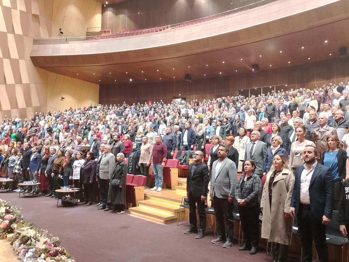 SESLENİŞ SÖYLEDİ ÖĞRETMENLER COŞTU