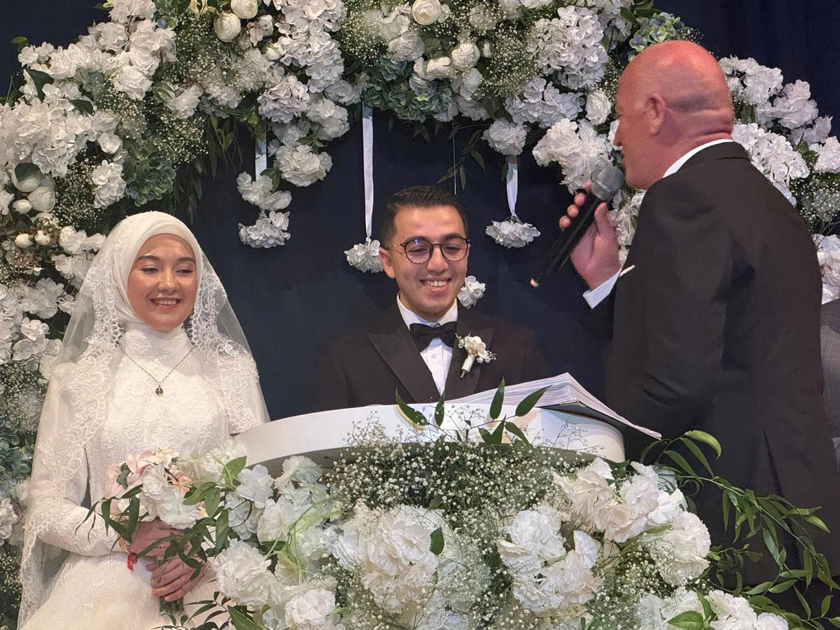 SİYASETİ BULUŞTURAN DÜĞÜN