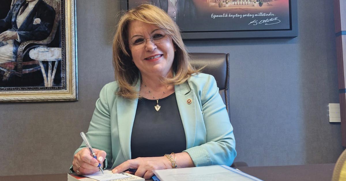 “KADIN OLMADAN DEMOKRASİ OLMAZ”