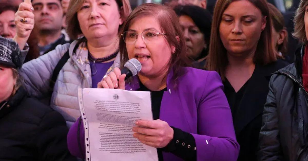 “KADIN OLMADAN DEMOKRASİ OLMAZ”