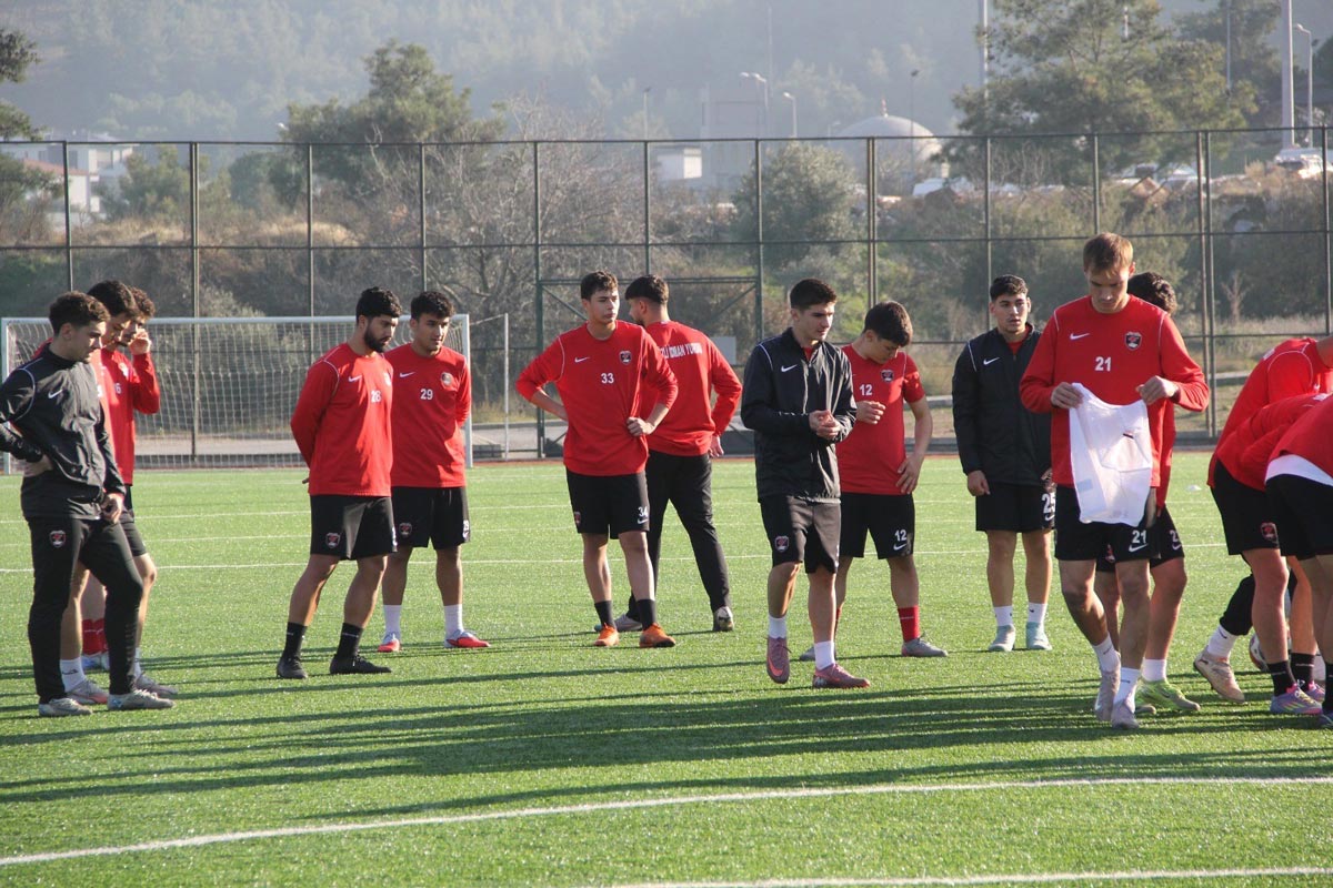 İDMAN YURDU İLK YARIYI KAPATIYOR