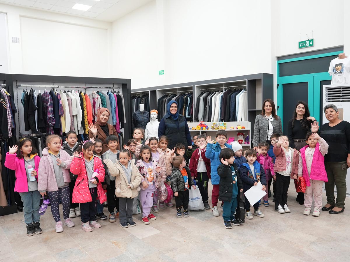 MİNİKLERDEN DAYANIŞMA DERSİ